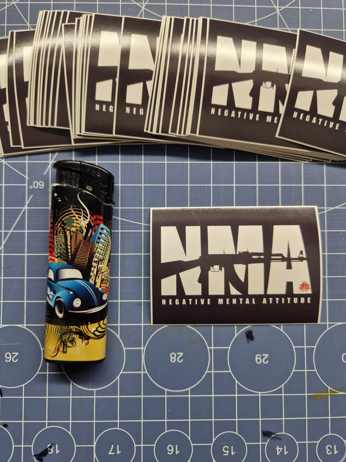 [VINYL-OUTDOORSTICKER-PACK] "NMA"
