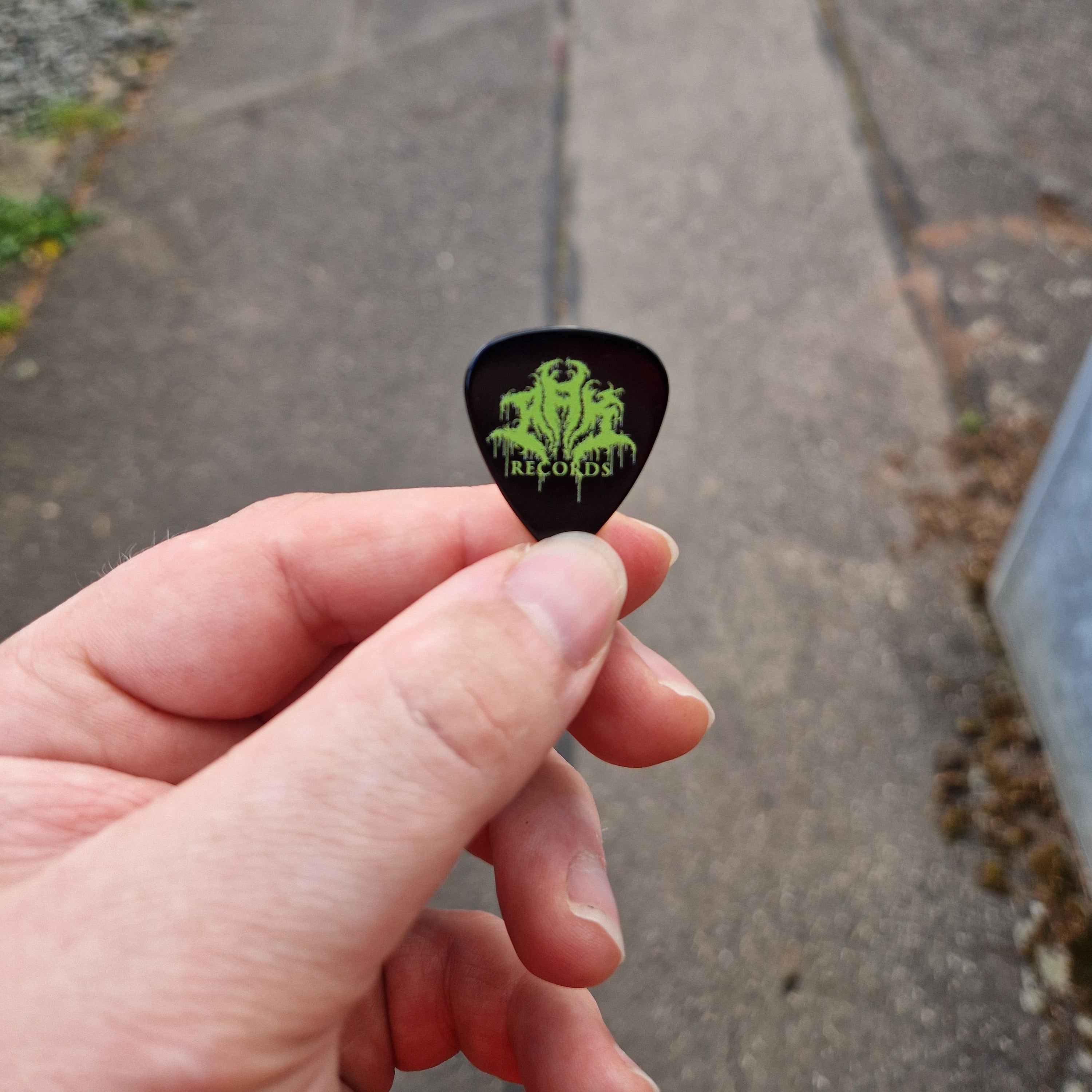 GUITAR PICK TWO STYLES – AAK HARDWEAR & RECORDS