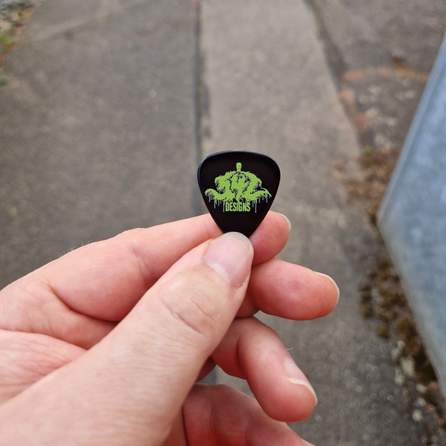 GUITAR PICK TWO STYLES
